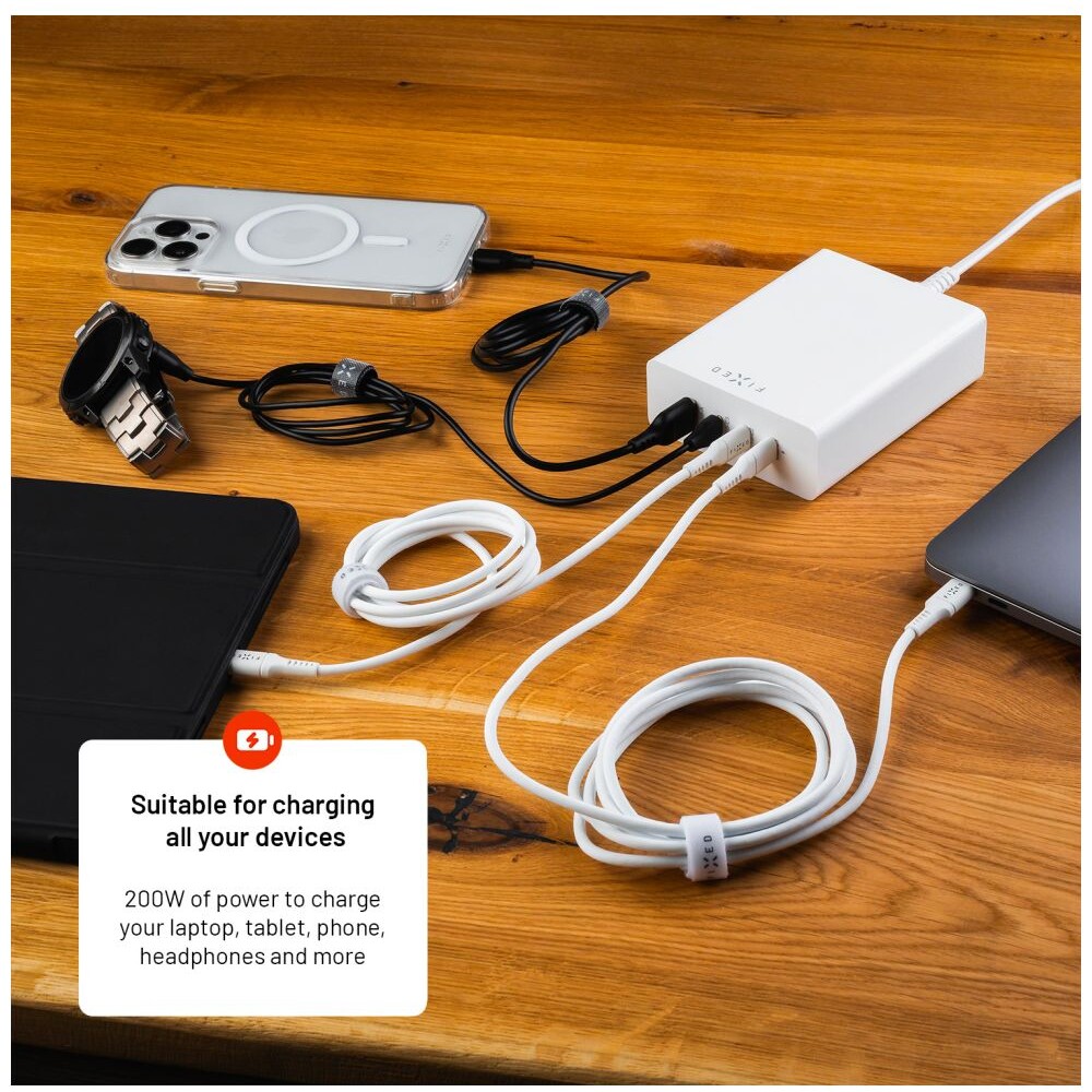 FIXED-Charging-Station-GaN-nabijeci-stanice-3x-USB-C-s-Power-Delivery-3-0-200W-bila