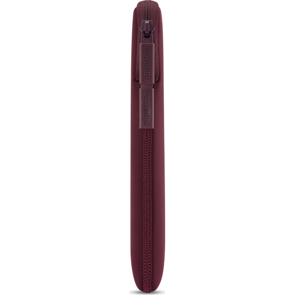 Pipetto-Classic-Fit-Sleeve-pouzdro-pro-MacBook-Neo-13-burgundy