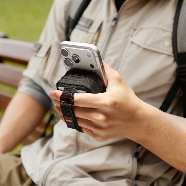 Spigen-Portable-Organizer-Pouch-TintapZip-MagSafe-organizer-cerny