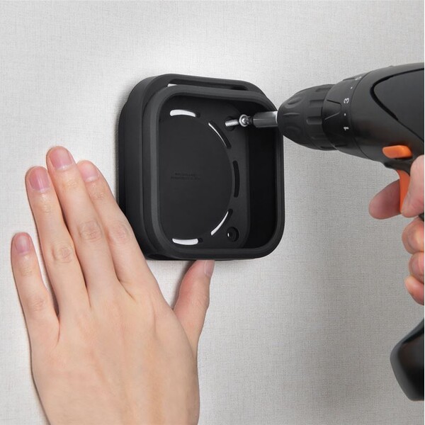 Spigen-Silicone-Fit-Mount-silikonovy-drzak-pro-Apple-TV-4K-3th-Gen-2022-cerny