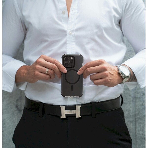 Cubenest-MagPro-Strong-Guard-kryt-iPhone-15-Pro-cerny