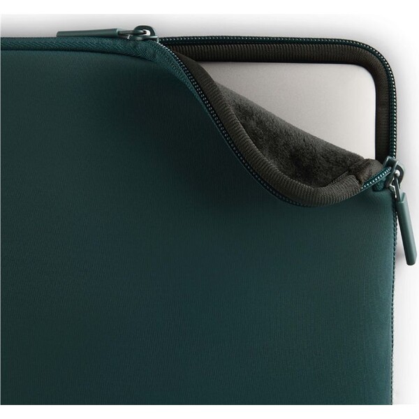 Pipetto-Classic-Fit-Sleeve-pouzdro-pro-MacBook-14-13-tmave-modrozelene