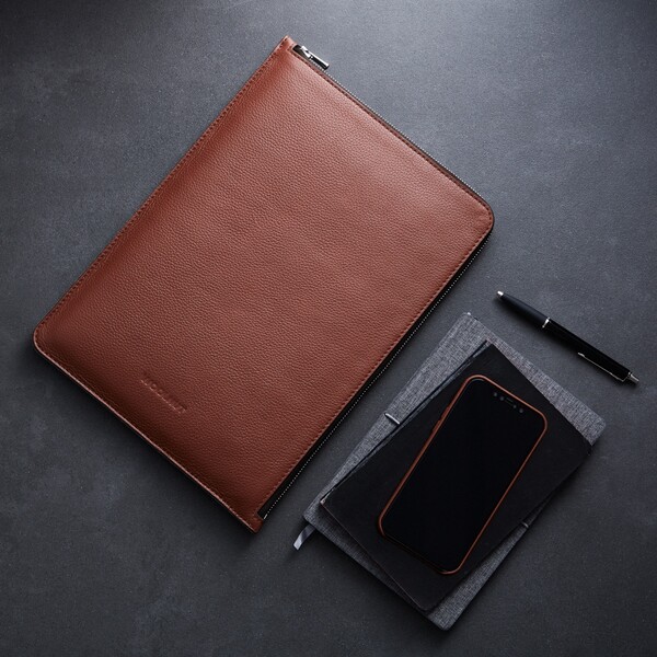 Woolnut-Leather-Folio-kozene-pouzdro-pro-MacBook-Air-13-MacBook-Pro-14-MacBook-Pro-13-hnede