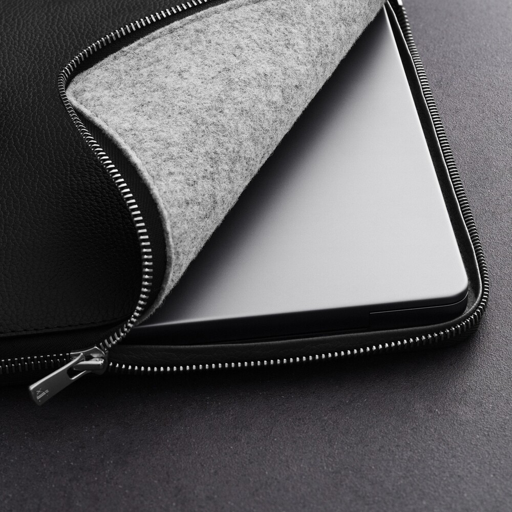 Woolnut-Leather-Folio-kozene-pouzdro-MacBook-Pro-16-cerne