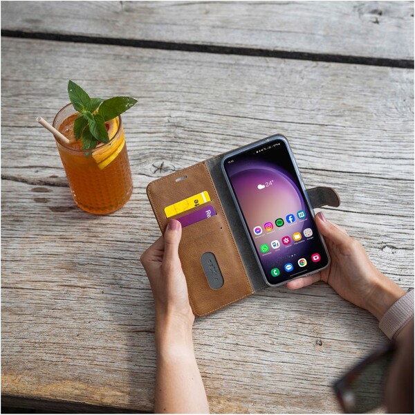 FIXED-Opus-pouzdro-Apple-iPhone-16-Plus-hnede