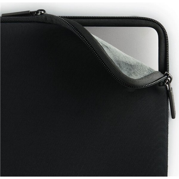 Pipetto-Classic-Fit-Sleeve-V2-pouzdro-pro-MacBook-14-13-cerne