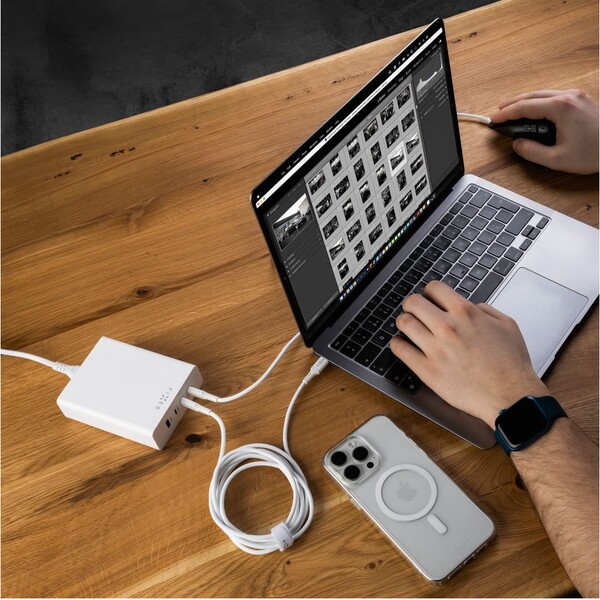 FIXED-Charging-Station-GaN-nabijeci-stanice-3x-USB-C-s-Power-Delivery-3-0-200W-bila