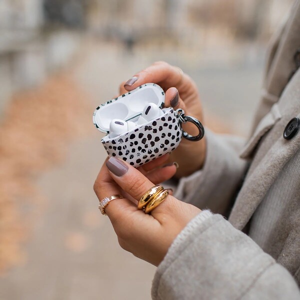 Burga-pouzdro-pro-Airpods-Pro-3-Almond-Latte