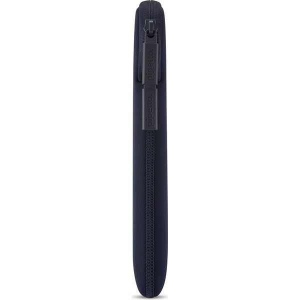 Pipetto-Classic-Fit-Sleeve-V2-pouzdro-pro-MacBook-14-13-tmave-modre