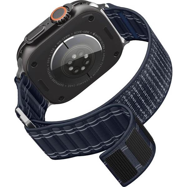 Spigen-Fabric-Band-reminek-hook-and-loop-Apple-Watch-49-46-45-44mm-namorne-modry