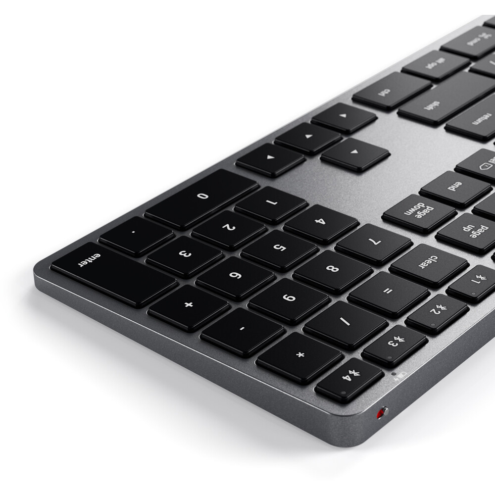 Satechi-Slim-X3-bezdratova-klavesnice-US-vesmirne-seda