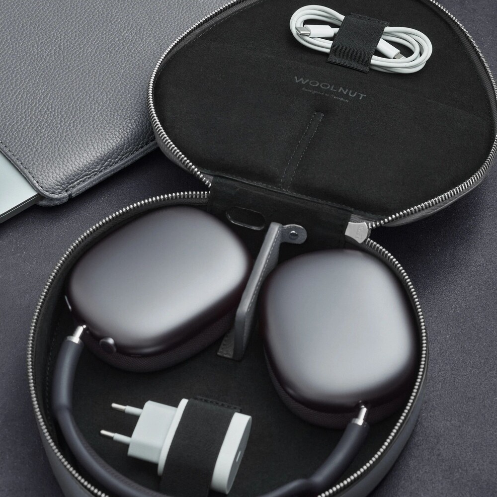 Woolnut-Leather-kozene-pouzdro-pro-AirPods-Max-sede