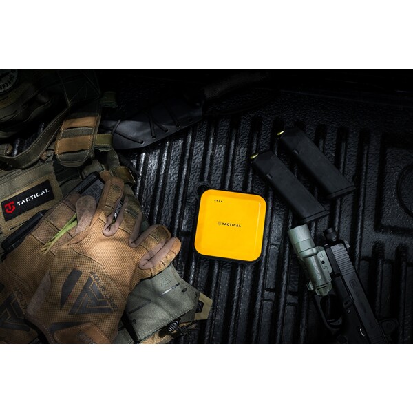 Tactical-Badass-powerbanka-se-svitilnou-10050-mAh-zluta