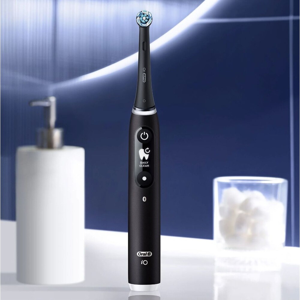Oral-B-iO-Series-6-Black-Onyx-elektricky-zubni-kartacek