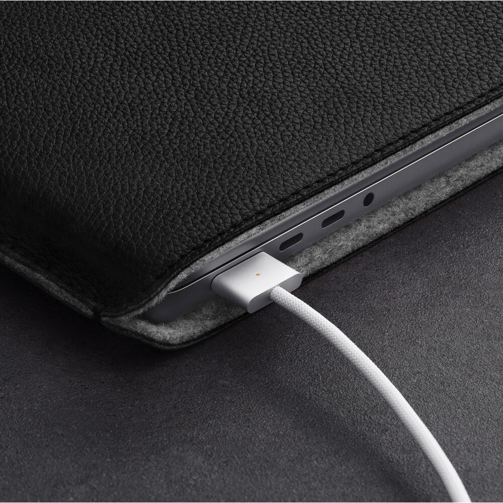 Woolnut-kozene-Sleeve-pouzdro-pro-14-MacBook-Pro-cerne