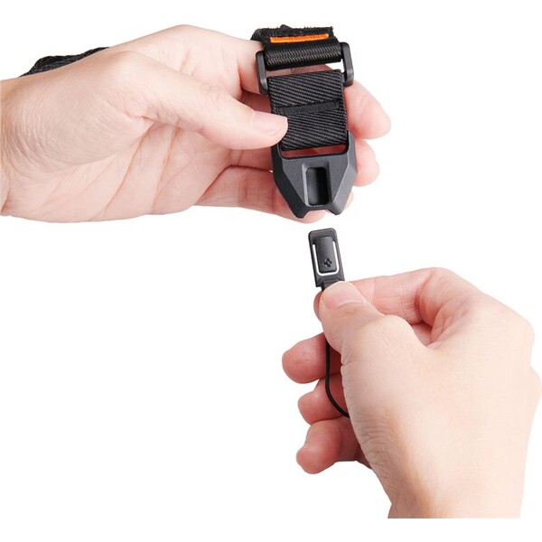 Spigen-Universal-Wrist-Lanyard-Strap-DA30S-univerzalni-popruh-cerny