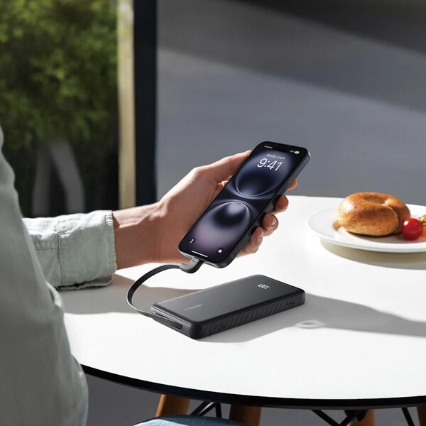 Anker-Zolo-powerbanka-20000mAh-22-5W-s-kabelem-USB-C-cerna