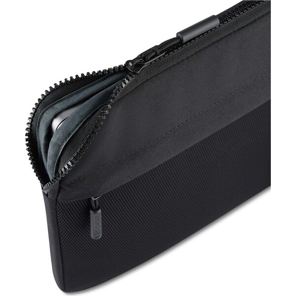 Pipetto-Expand-Sleeve-pouzdro-MacBook-Pro-14-MacBook-Air-13-6-cerne
