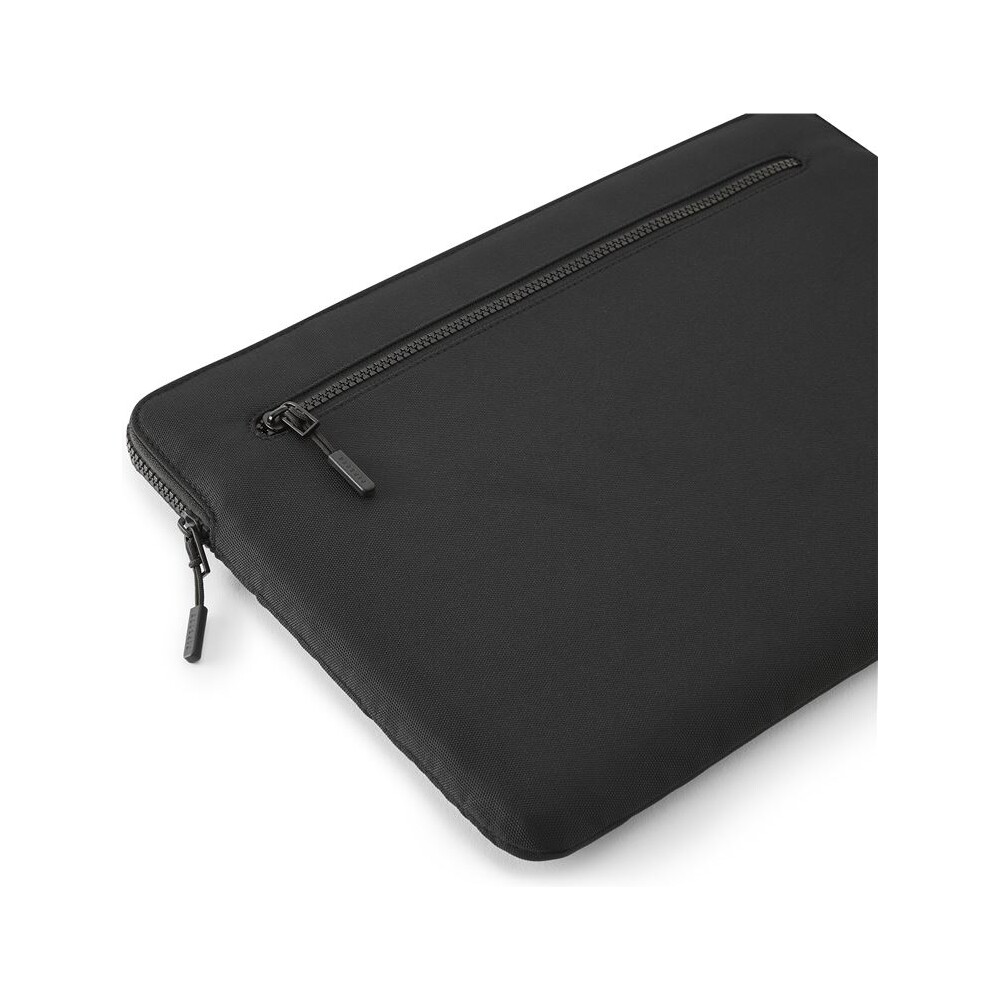 Pipetto-Classic-Organiser-Sleeve-pouzdro-pro-Macbook-15-16-cerny