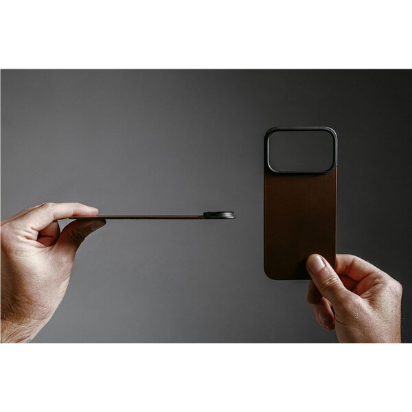 Nomad-Magnetic-Leather-Back-Horween-Magsafe-kozeny-kryt-iPhone-17-Pro-Max-Rustic-Brown