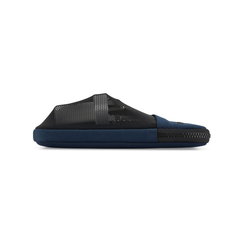 Pipetto-Expand-Sleeve-pouzdro-MacBook-Pro-14-MacBook-Air-13-6-tmave-modre