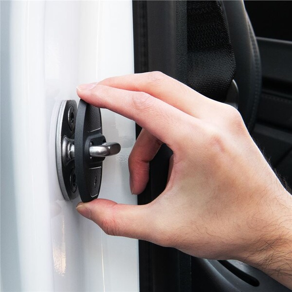 Spigen-Door-Lock-Cover-kryt-zamku-dveri-Tesla-Model-Y-3-cerna