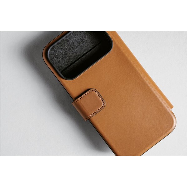 Nomad-Modern-Leather-Folio-MagSafe-kozene-pouzdro-iPhone-17-Pro-Max-English-Tan
