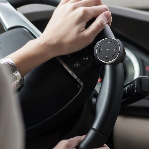 Satechi-Bluetooth-Media-Button-stribrny