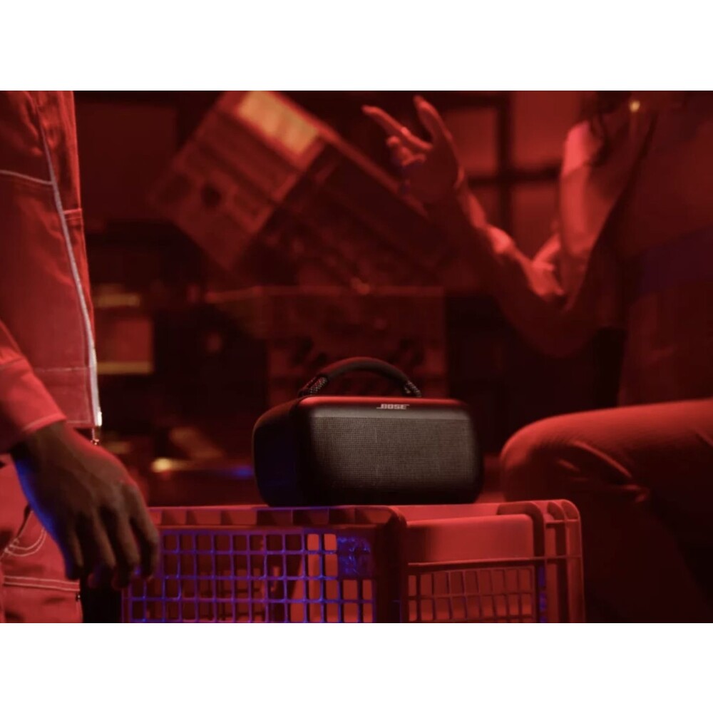 Bose-SoundLink-Max-reproduktor-cerny