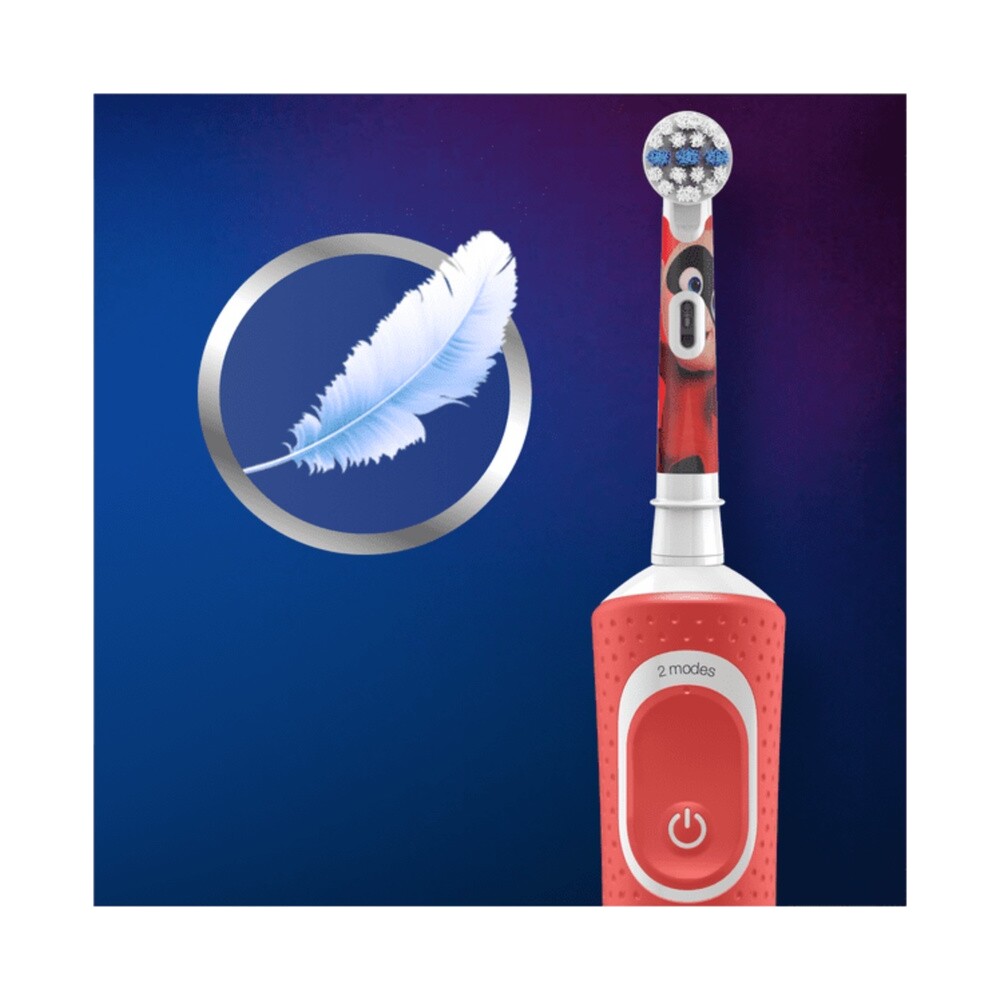 Oral-B-Vitality-D100-Kids-3-detsky-zubni-kartacek-Pixar-cestovni-pouzdro