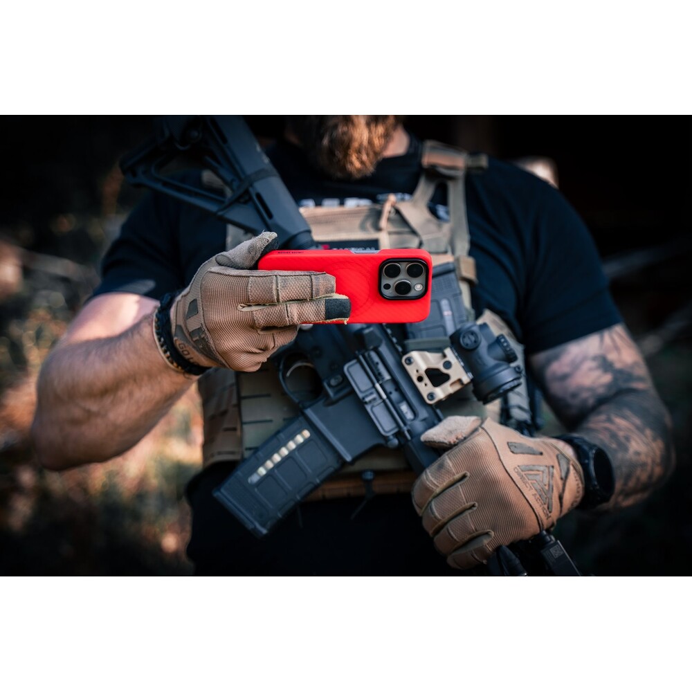 Tactical-MagForce-Aramid-Bloody-Mary-Limited-Edition-Kryt-pro-Apple-iPhone-16-Pro-Max