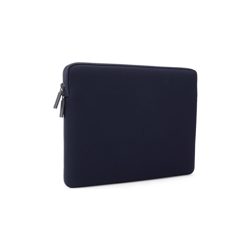 Pipetto-Classic-Fit-Sleeve-V2-pouzdro-pro-MacBook-14-13-tmave-modre