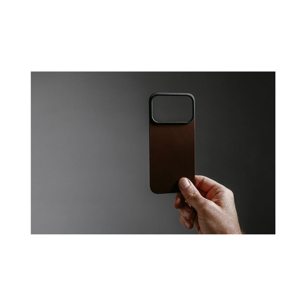Nomad-Magnetic-Leather-Back-Horween-Magsafe-kozeny-kryt-iPhone-17-Pro-Black