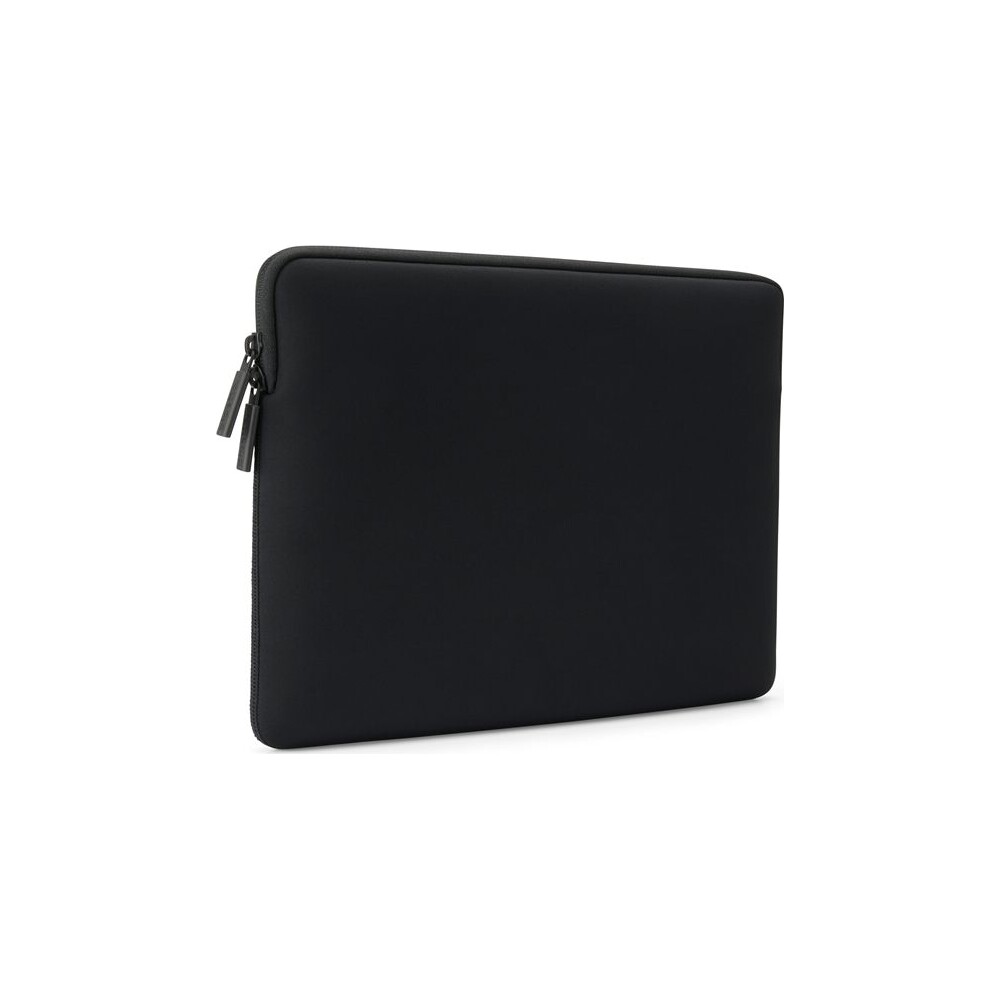 Pipetto-Classic-Fit-Sleeve-pouzdro-pro-MacBook-Air-15-cerne