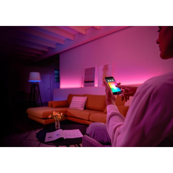 Philips-Hue-startovaci-sada-3ks-zarovek-E27-A60-10W-White-and-Color-ambiance-Hue-Bridge-bile