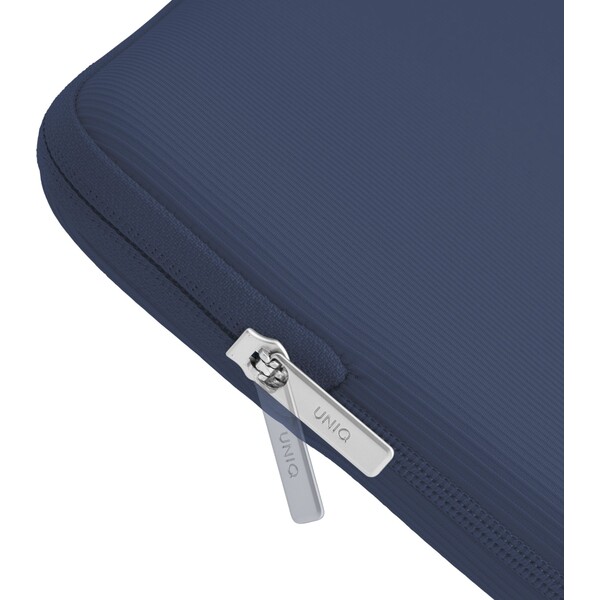 UNIQ-Cyprus-Ridge-Edition-neoprenove-pouzdro-pro-MacBook-Neo-13-Air-13-tmave-modre