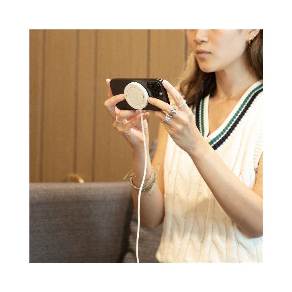 Native-Union-Snapstand-Qi2-MagSafe-bezdratova-nabijecka-seda