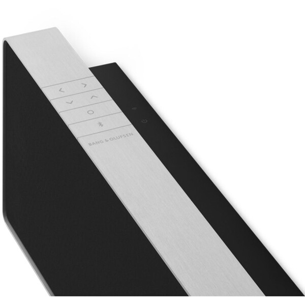 Bang-Olufsen-BeoSound-Stage-stribrny-s-cernym-krytem