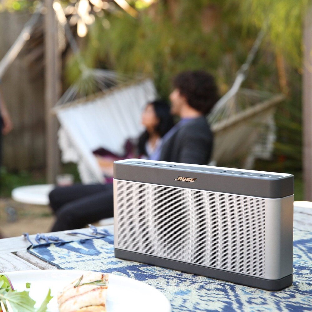 Bose-SoundLink-Mobile-III-Bluetooth-bezdratovy-reproduktor-stribrny