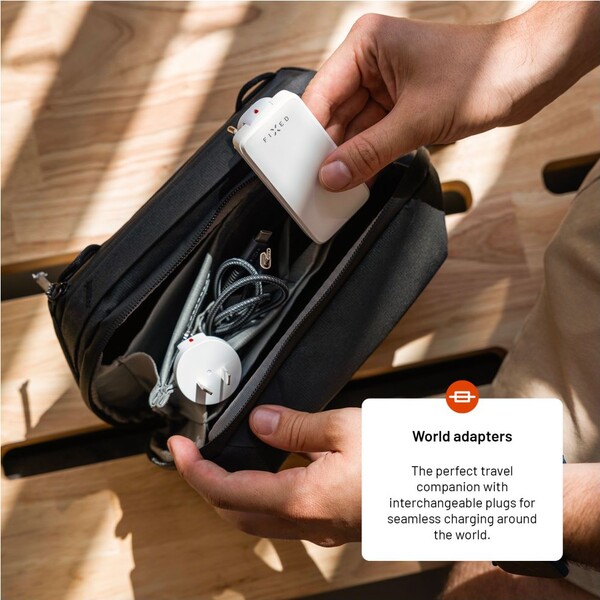 FIXED-Slim-Traveller-GaN-cestovni-nabijecka-s-2x-USB-C-a-adaptery-45W-bila