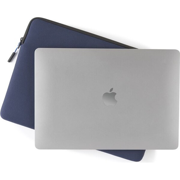 Pipetto-Classic-Fit-Sleeve-pouzdro-pro-MacBook-14-13-modre