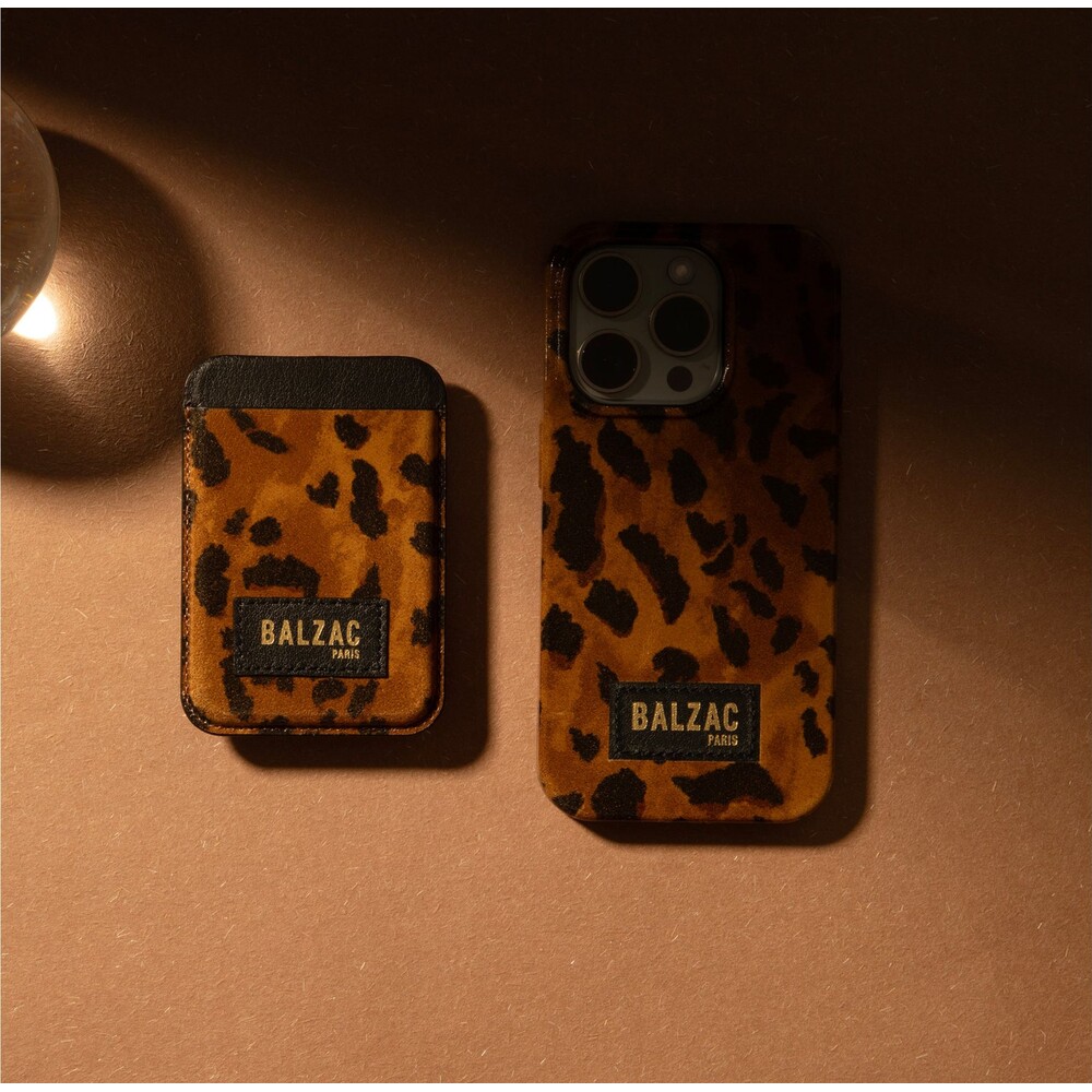 Native-Union-x-Balzac-Cheetah-Cappuccino-MagSafe-kryt-iPhone-15-Pro