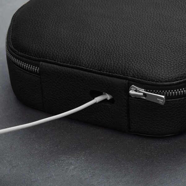 Woolnut-Leather-kozene-pouzdro-pro-AirPods-Max-cerne