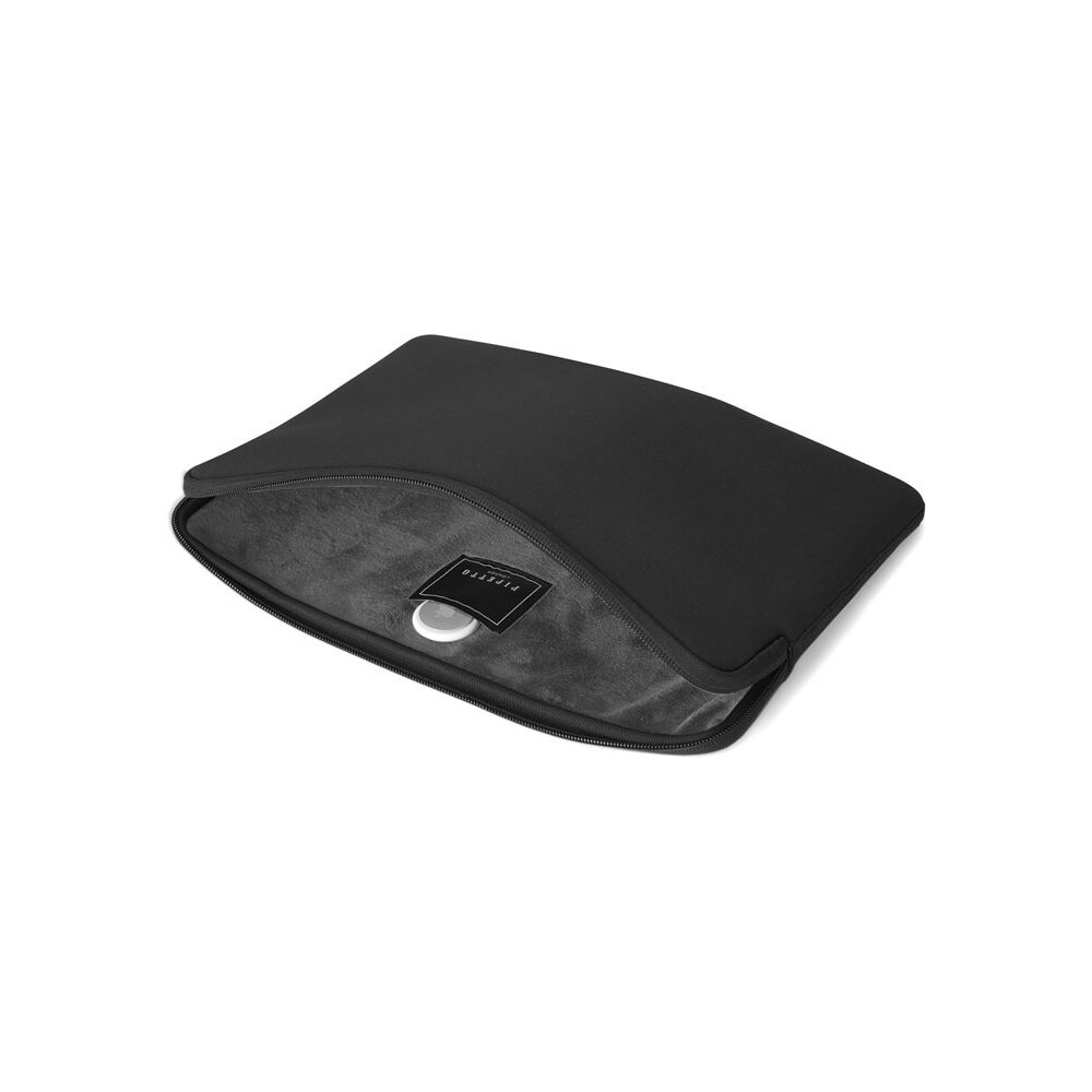 Pipetto-Classic-Fit-Sleeve-pouzdro-pro-Macbook-Air-15-cerne