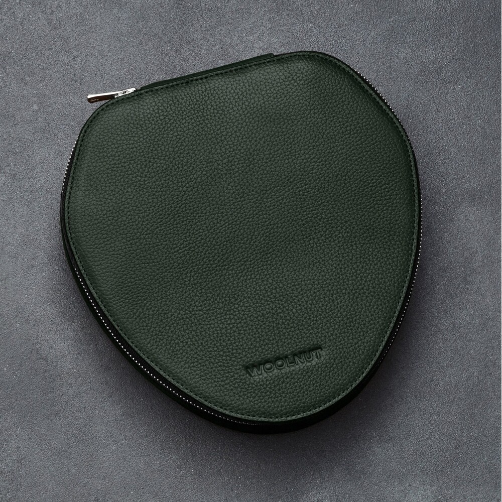 Woolnut-Leather-kozene-pouzdro-pro-AirPods-Max-zelene