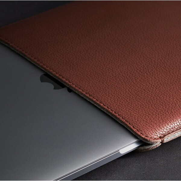 Woolnut-Leather-Sleeve-kozene-pouzdro-MacBook-Pro-13-MacBook-Air-13-hnede