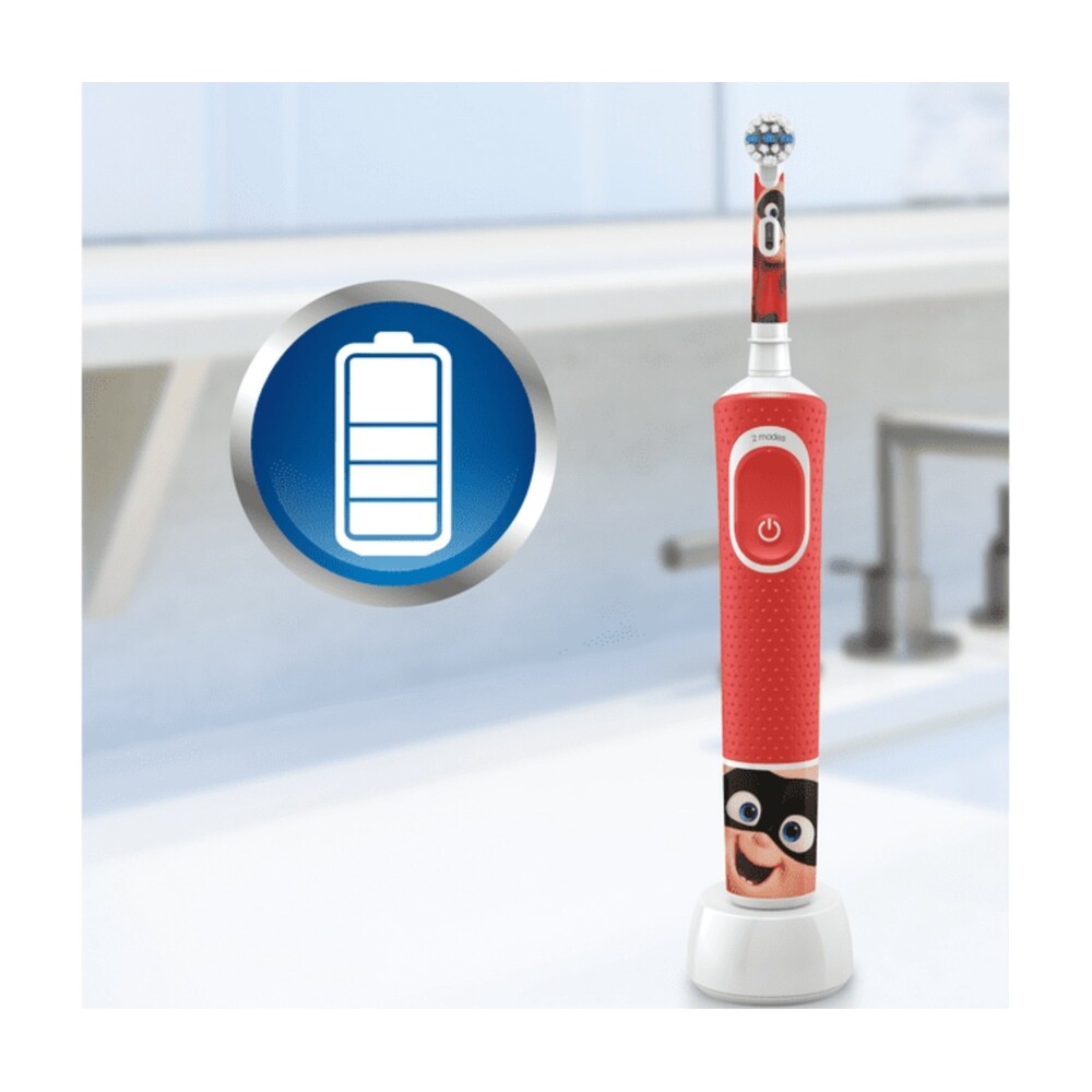 Oral-B-Vitality-D100-Kids-3-detsky-zubni-kartacek-Pixar-cestovni-pouzdro