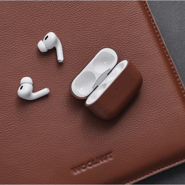Woolnut-Leather-kozene-pouzdro-pro-AirPods-Pro-2-generace-hnede