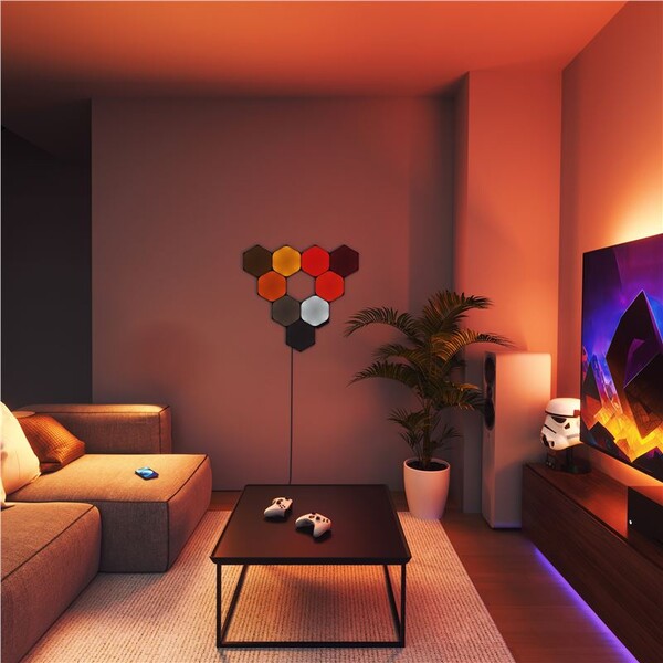 Nanoleaf-Shapes-v-limitovane-edici-Black-Hexagons-Expansion-3-Pack