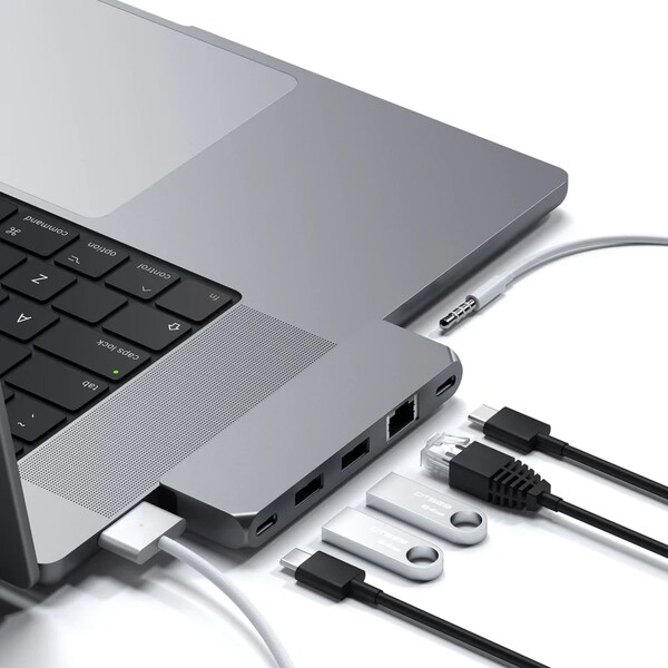 Satechi-Aluminium-Pro-Hub-Mini-vesmirne-sedy